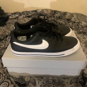 Nike Men's Black Sneakers with White Swoosh